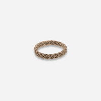 Bague anneau en métal vieux doré texturé, motif tressé sculpté
