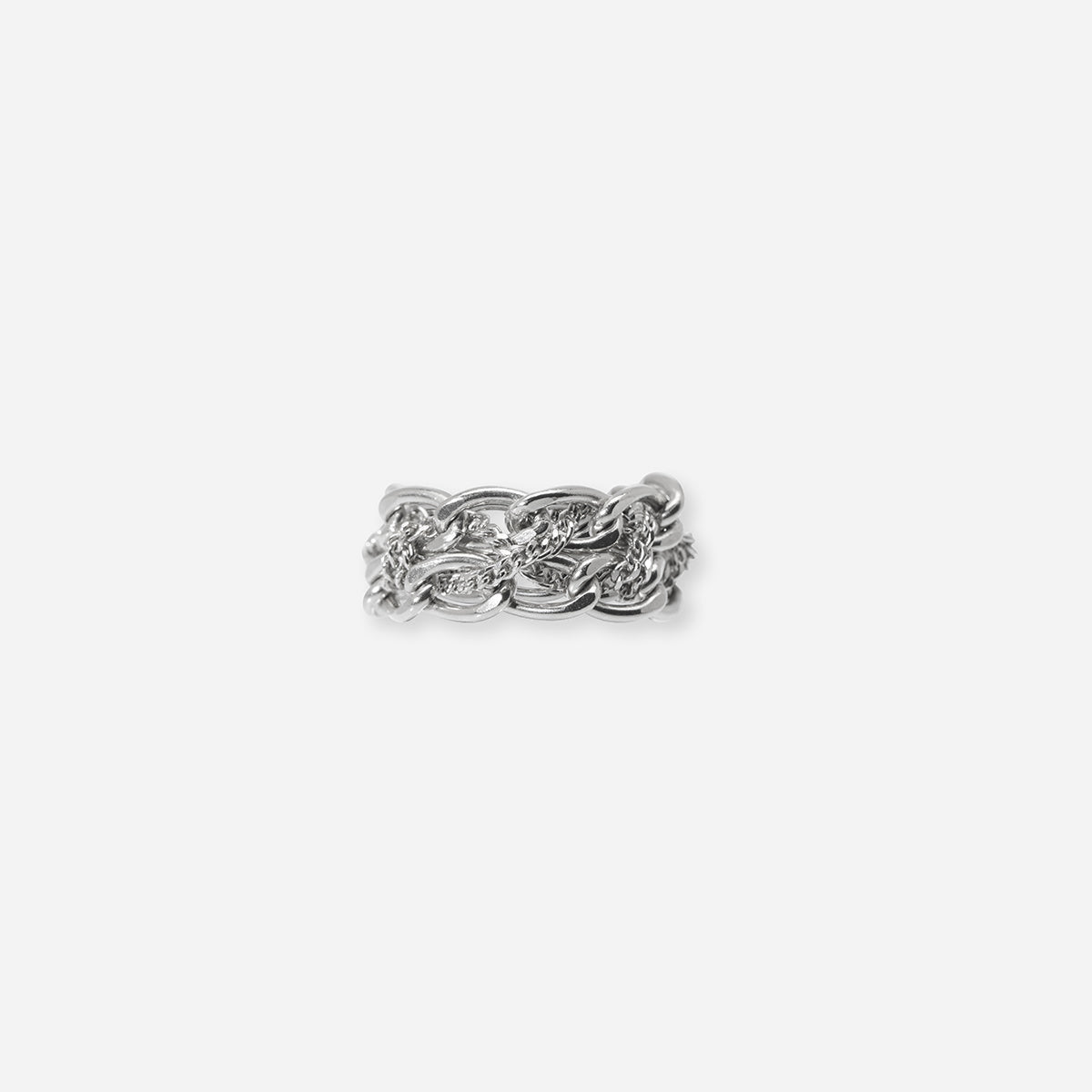 Une bague chaîne Andrea en métal argenté unisexe aux chaînes tressées avec un effet texturé.